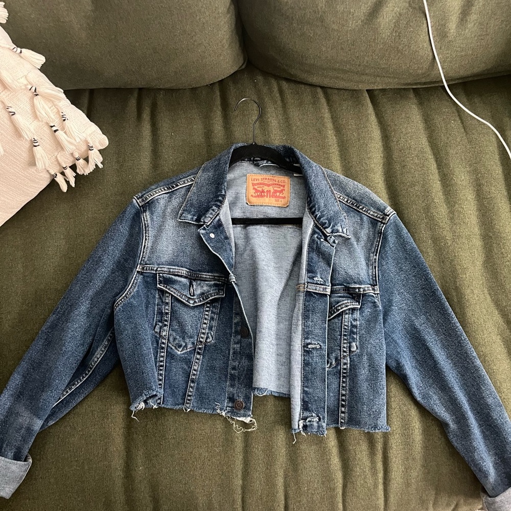 Levi Cropped Jean Jacket